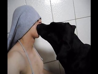 Aluzky Kissing 4